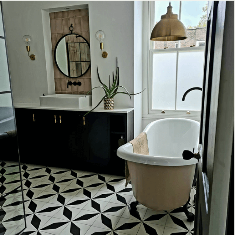 Mixing Metals and Finishes in Bathroom