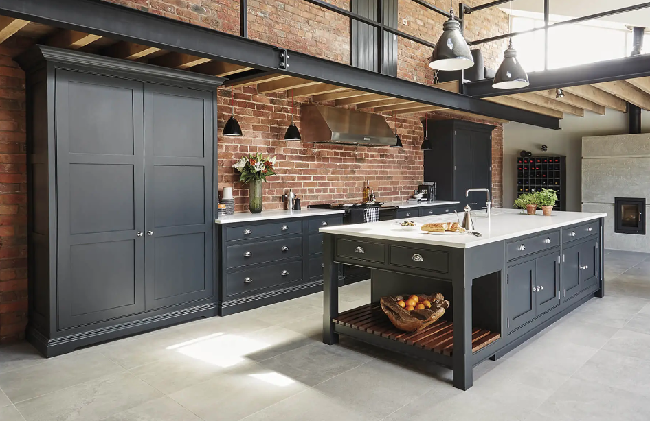 Kitchen Cabinet Colours For 2025: charcoal